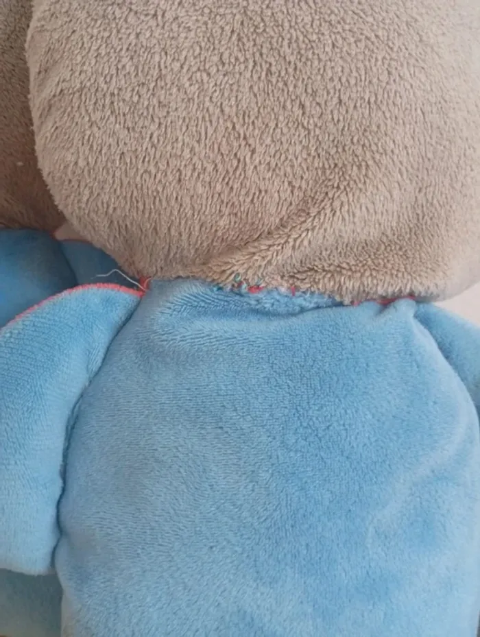 Lot peluches tchoupis classiques dessin animé T'choupi et doudou - photo numéro 3