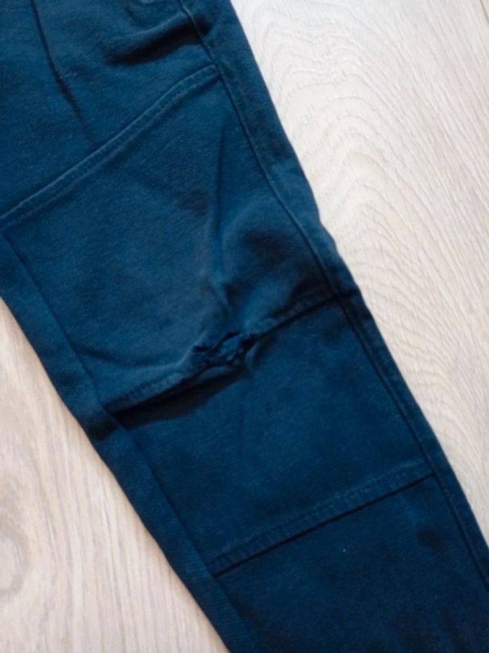 Lot de 2 pantalons skinny et 1 jogging Kiabi et Okaïdi 5 ans - photo numéro 9