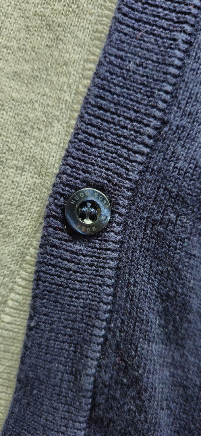 Gilet hugo boss taille 12 ans tbe - photo numéro 3