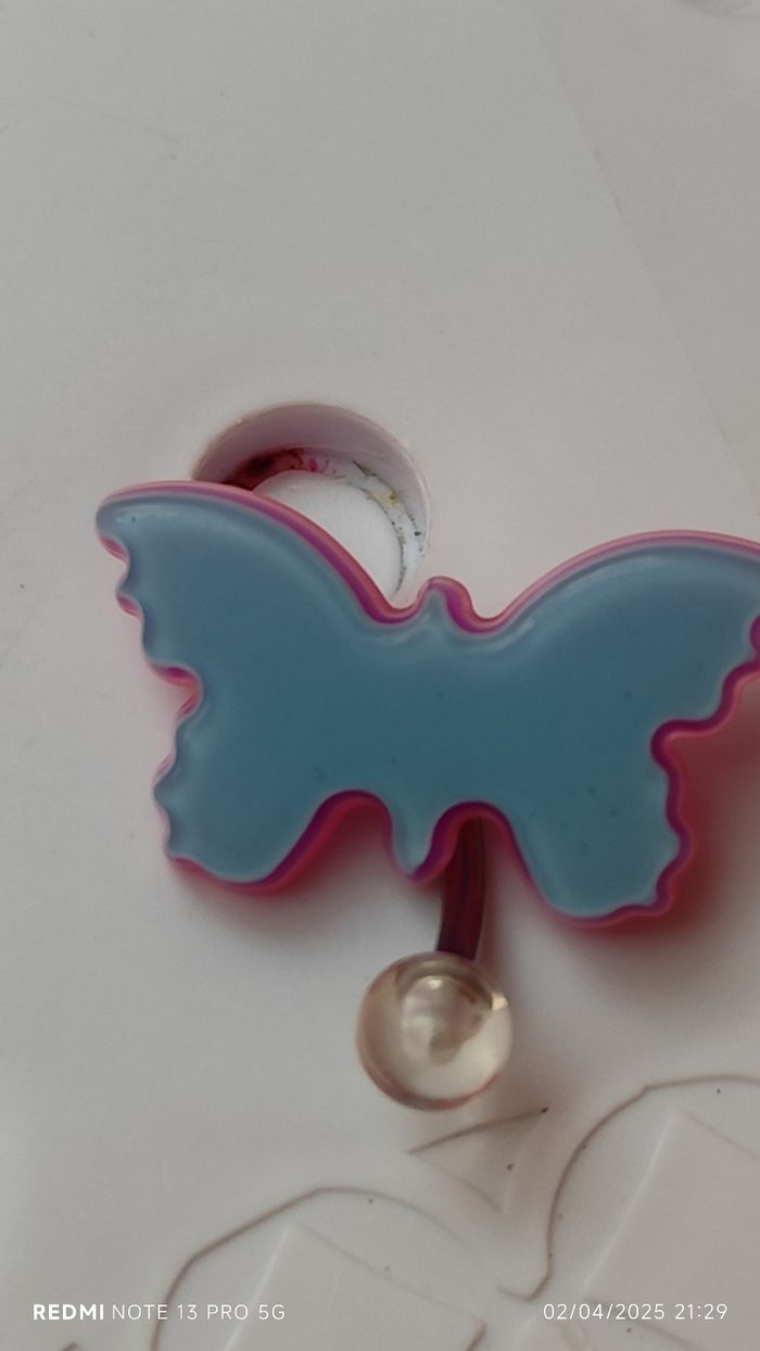 Piercing nombril papillon reverse phosphorescent - photo numéro 10