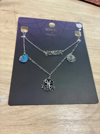 Collier mercredi wednesday Argenté Neuf