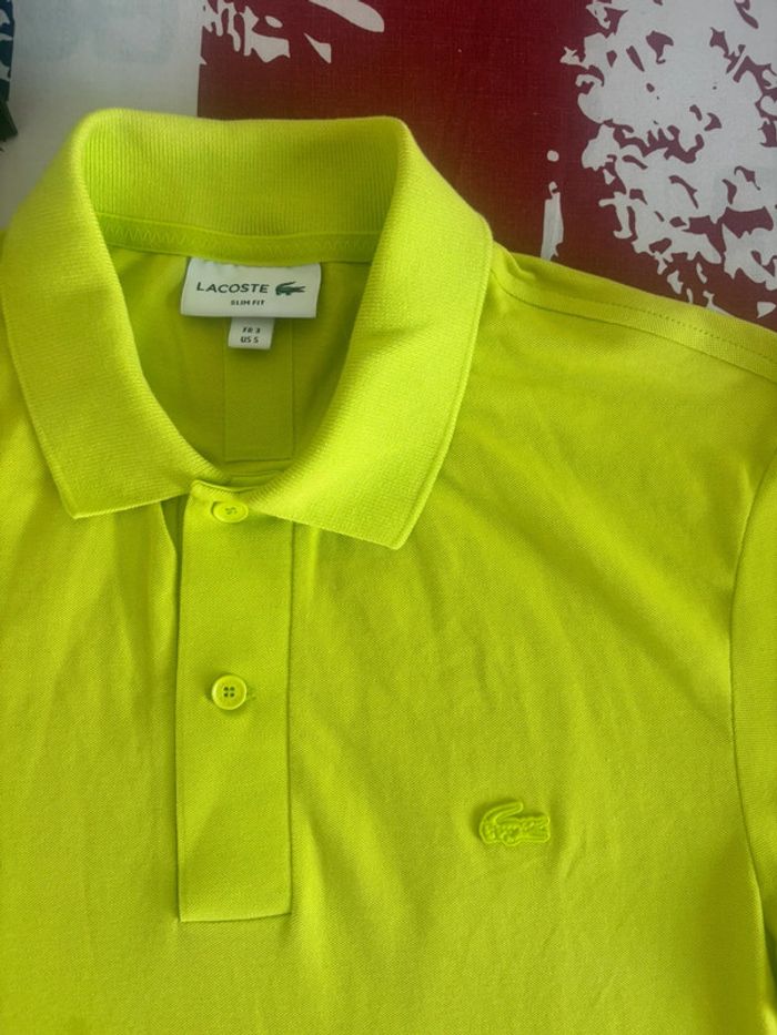 Polo Lacoste taille S vert fluo logo ton sur ton - photo numéro 3