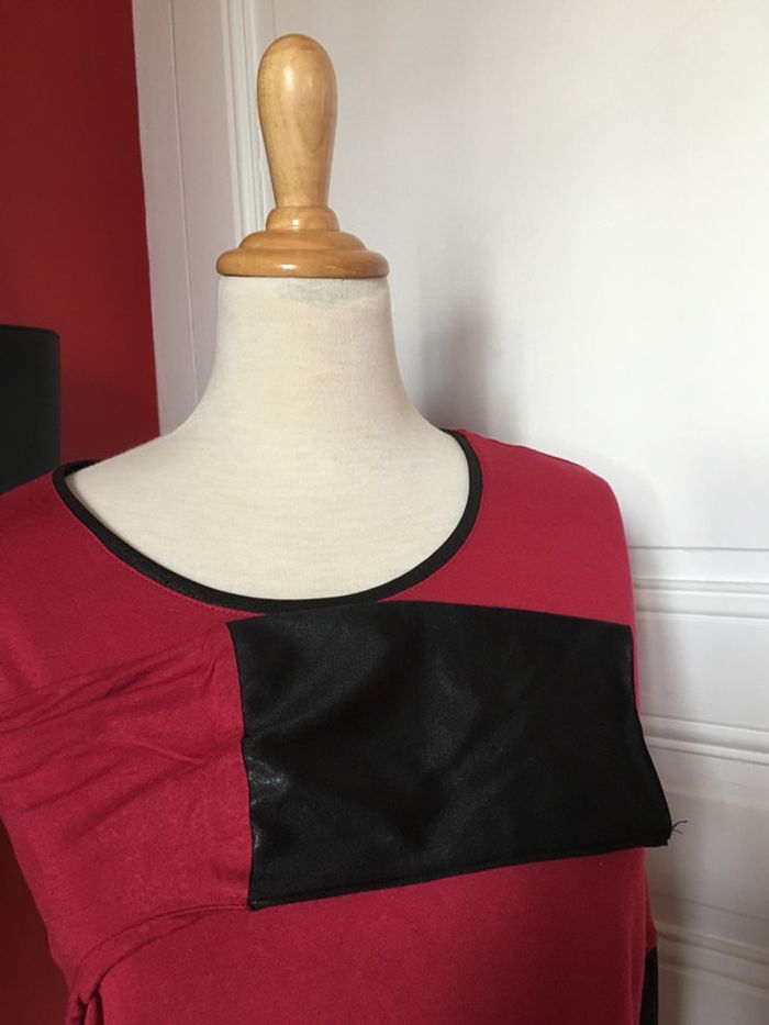 Tee shirt rouge manche noir - photo numéro 3