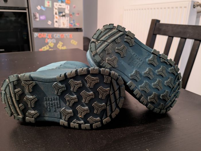 Après skis enfant taille 24/25 - photo numéro 5