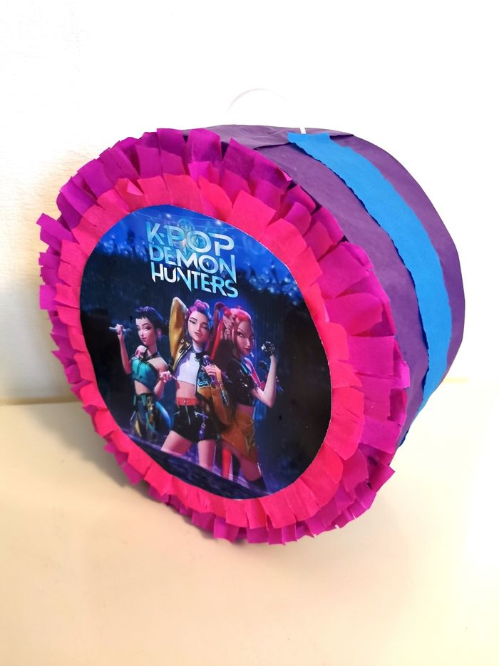 pinata k-pop demon hunters