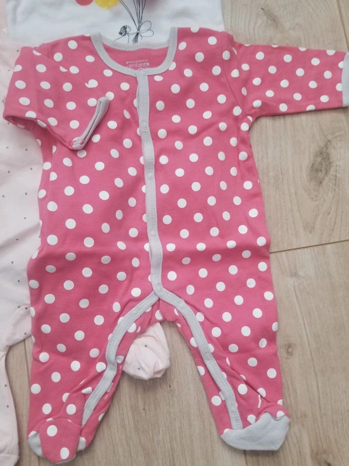 4 pyjamas léger 1mois - photo numéro 6