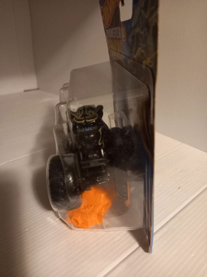 Hotwheel monster truck bear devil 2023 - photo numéro 4