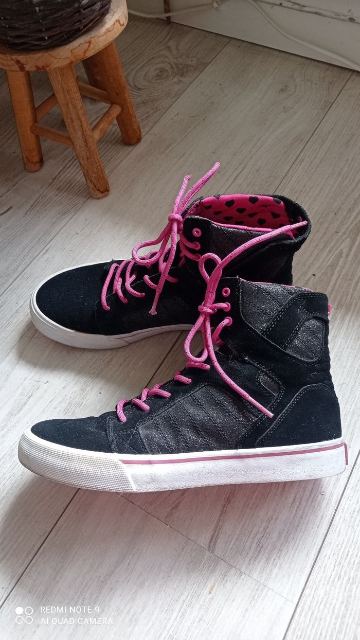 Baskets montantes noir  et rose  Supra pointure 37 très bon état - photo numéro 3