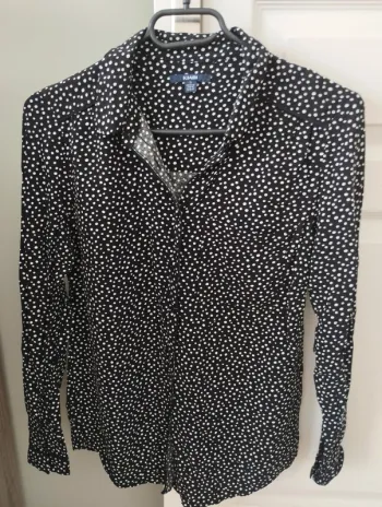 Chemise noire à pois Kiabi 36