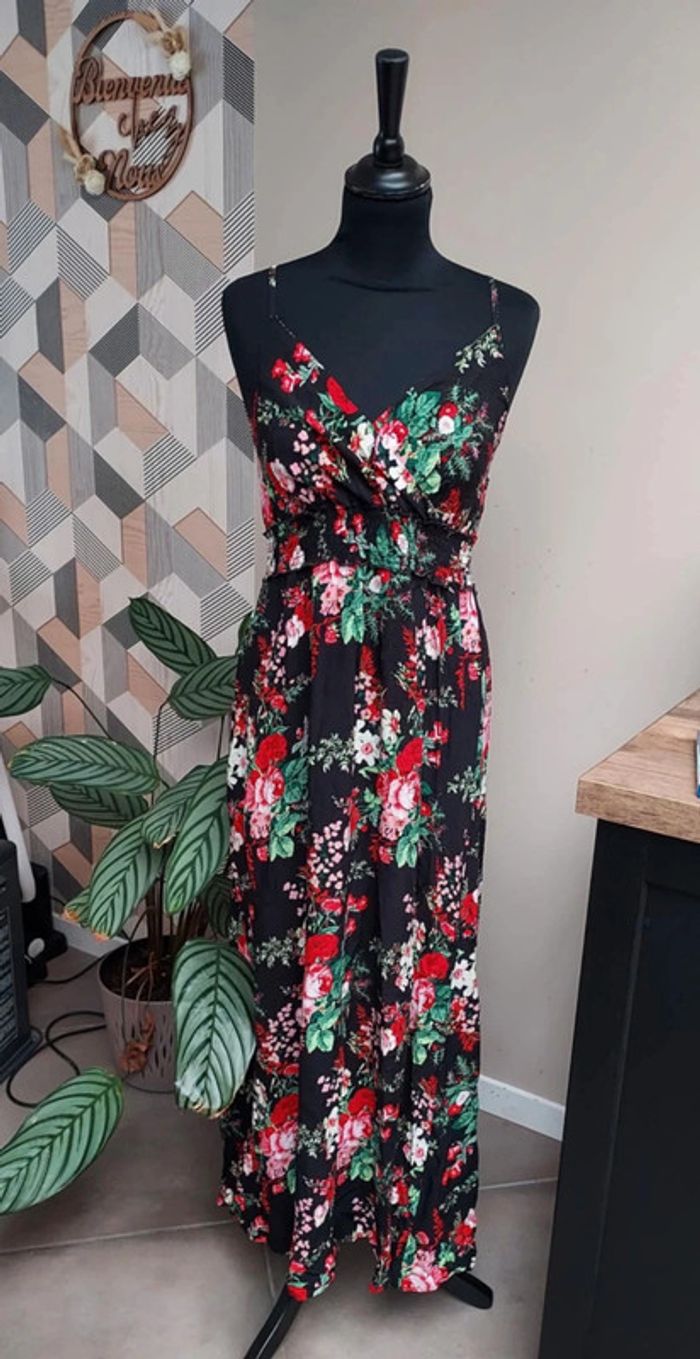Superbe robe longue en viscose motif fleuri