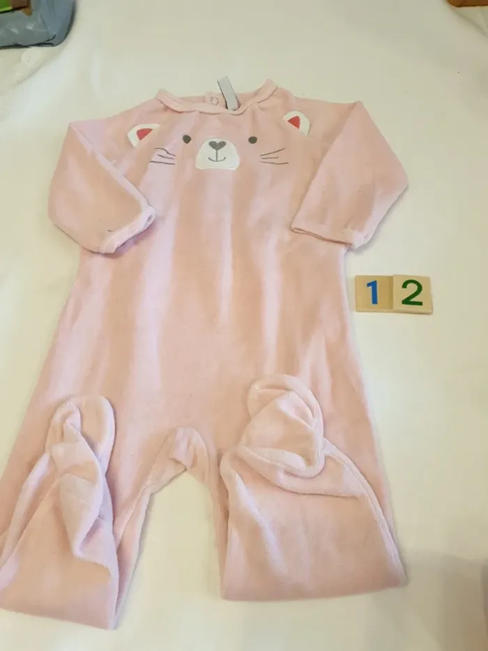 Lot pyjamas 12 mois - photo numéro 2