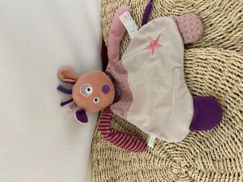  doudou girafe  Aubert