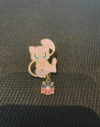 Pin’s Mew Pokémon broche en  très bon état