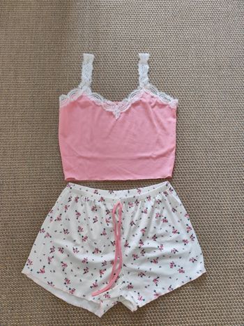 Ensemble deux pièces pyjama short , taille M , neuf
