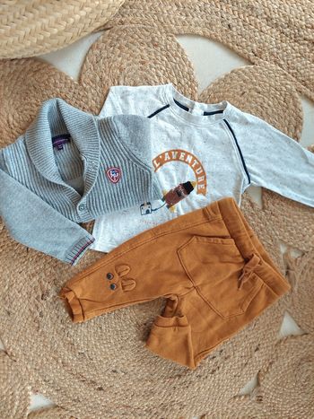 T-shirt TAO et legging Kiabi garçon 12 mois