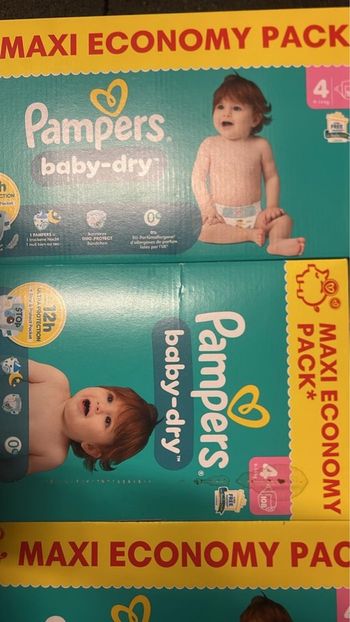 Lot de Pampers baby dry taille 4
