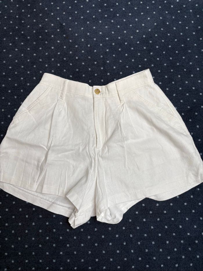 Short blanc large