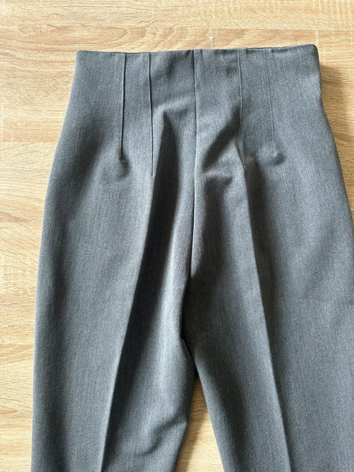 Pantalon gris cintré - photo numéro 7