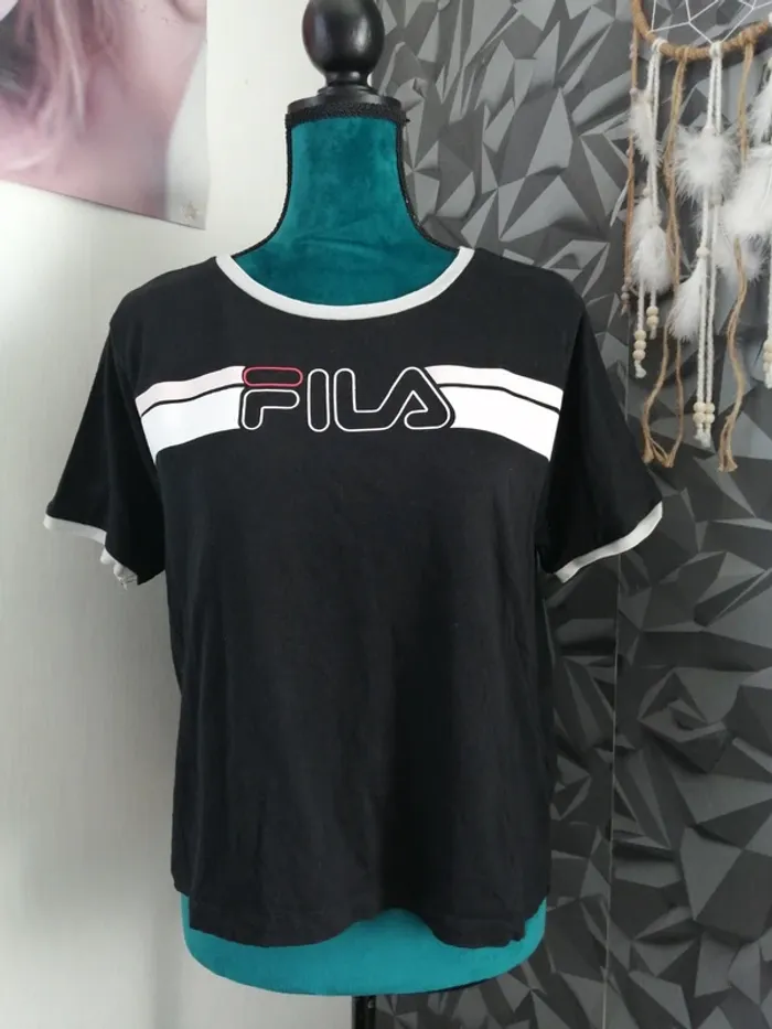 Tee-shirt noir avec bande rose clair et blanche / fila / (XL)