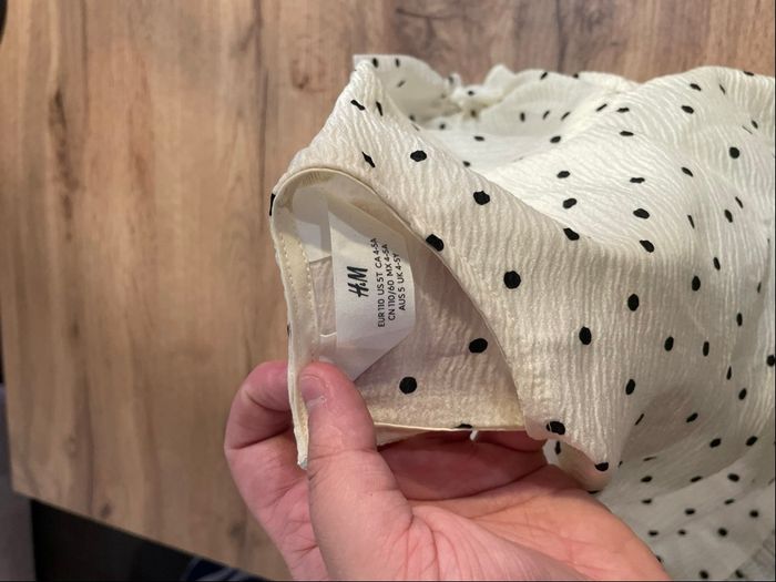 Ensemble t-shirt + jupe blanche à point noir H&M 110cm - photo numéro 6