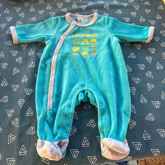 Lot de 6 pyjamas 1 mois en bon état - photo numéro 3