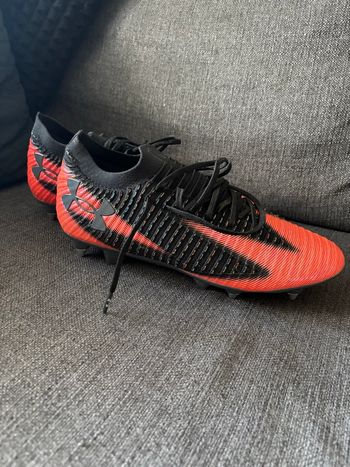 Crampon de foot Under Armour shadow élite