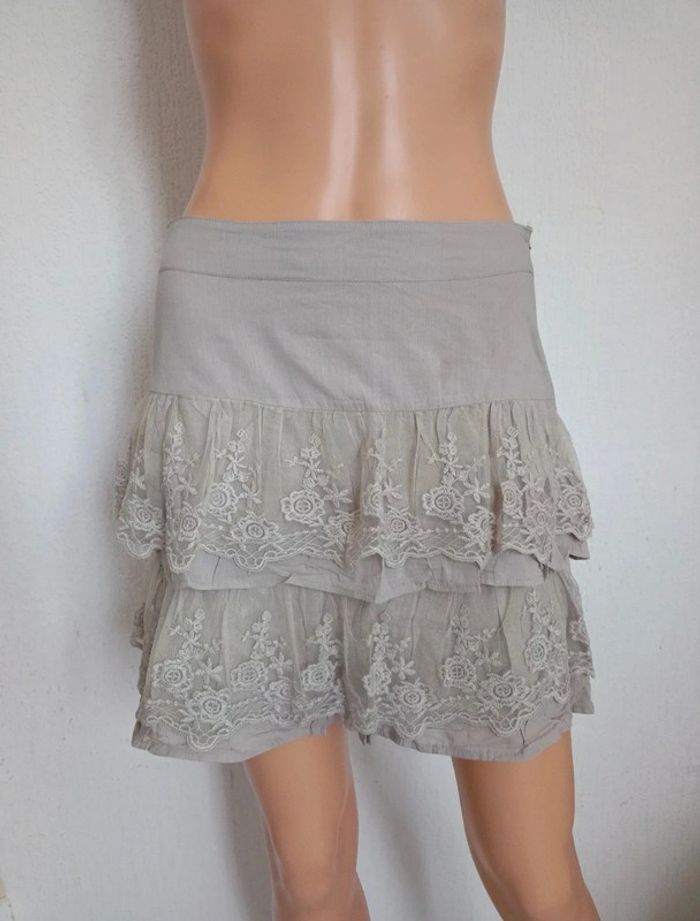 Mini jupe taupe avec dentelle T36 J*8