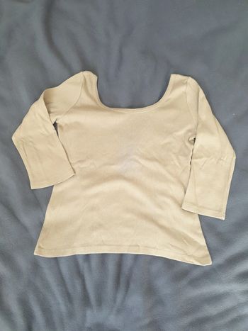 Haut Tee-shirt kaki col rond marque Naf Naf  taille S