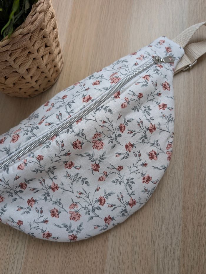 Sac banane femme blanc fleuri - photo numéro 2