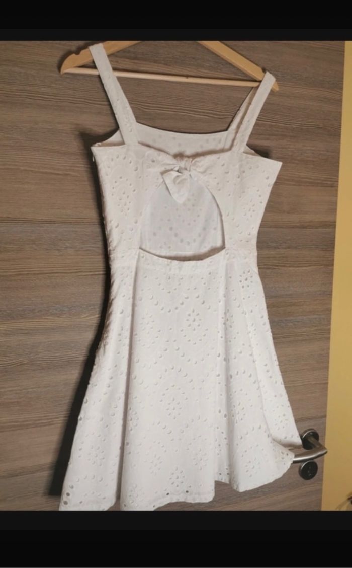 Robe brodée - photo numéro 2