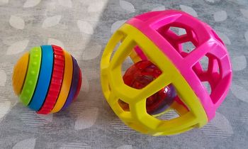 Lot de 2 balles bébé