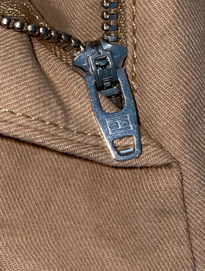 🚨 Chinos Tommy Hilfiger. Taille 36. - photo numéro 3
