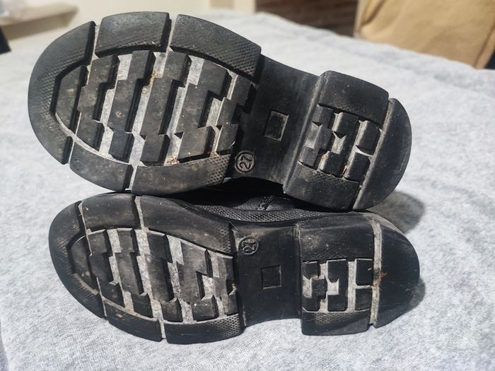 Bottines noires Kiabi pointure 27 - photo numéro 4