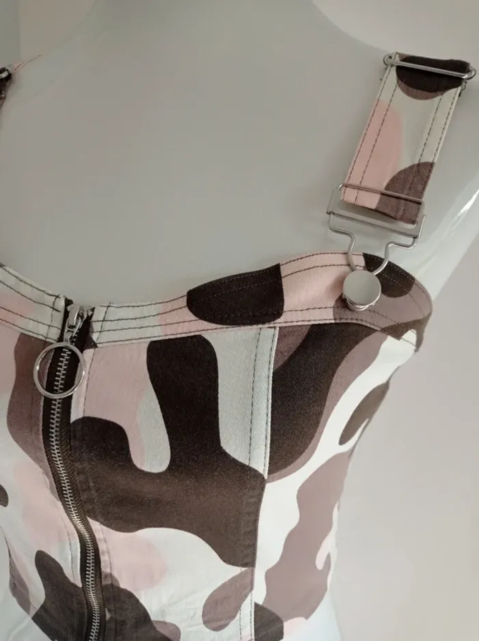 Haut court crop top imprimé armé militaire fermeture éclair bretelles T.M Jennyfer - photo numéro 2