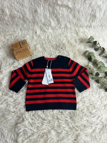 Pull Jacadi bleu et rouge taille 6 mois