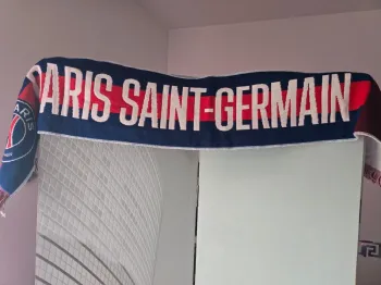 Echarpe Supporter Paris Saint-Germain – Très Bon État