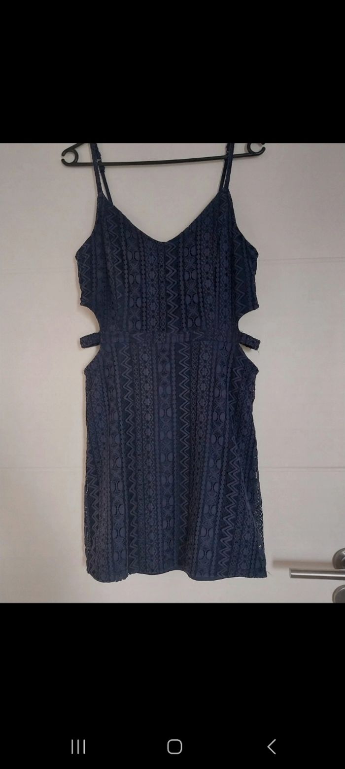 Robe échancrée sur les côtés,  T40