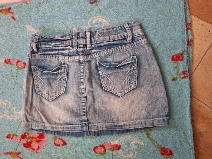 Mini jupe en jeans - photo numéro 2