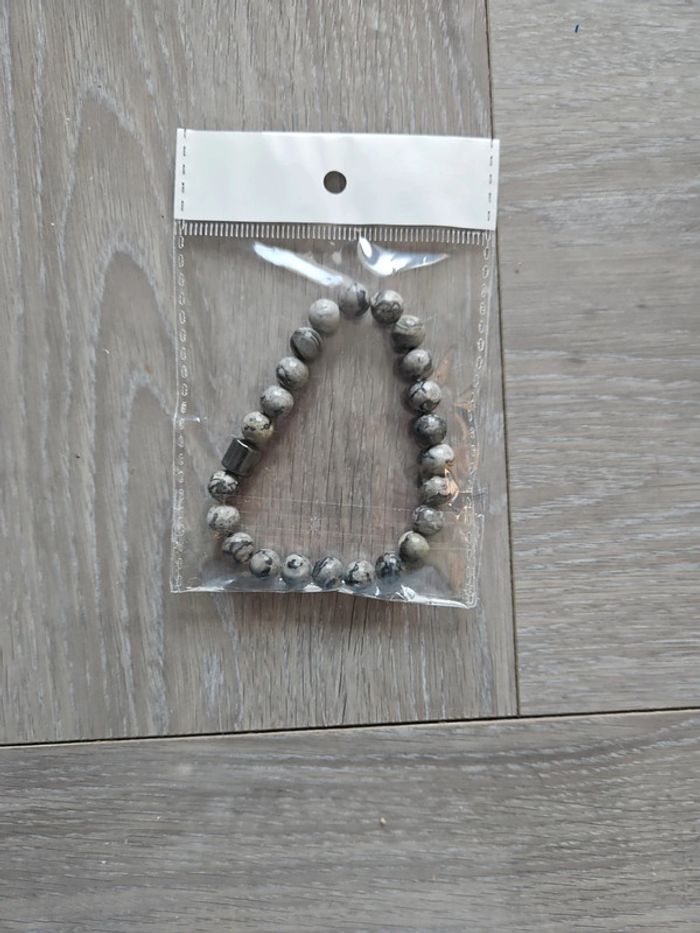 Bracelet neuf en perles de jaspe