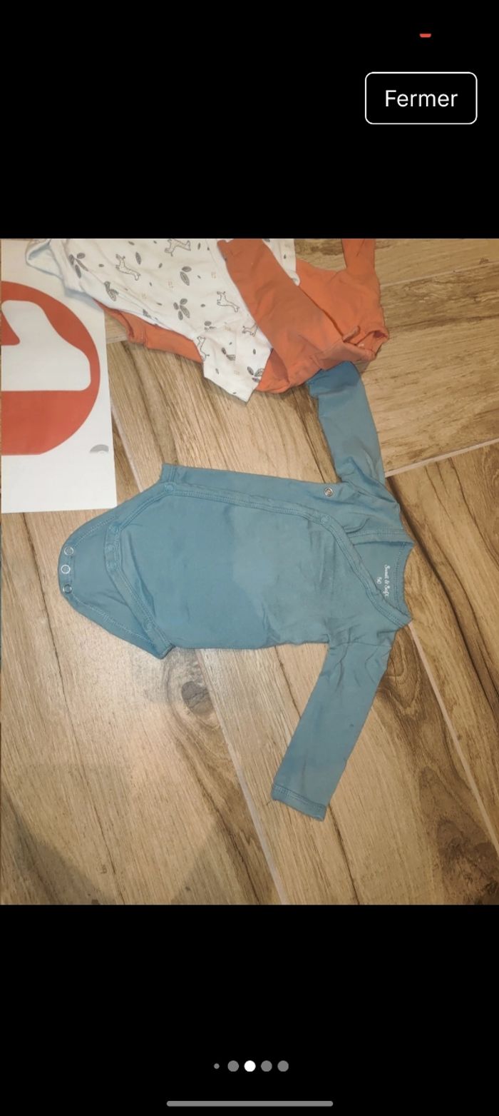 Lot 5 bodies body 
Ouverture croisé 
Marque sweet soft, Kiabi, kitchoun 
Taille 1 mois 50-54cm - photo numéro 4