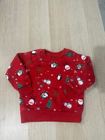 Vend pull de Noël avec motif marque primark taille 9-12 mois en très bon état