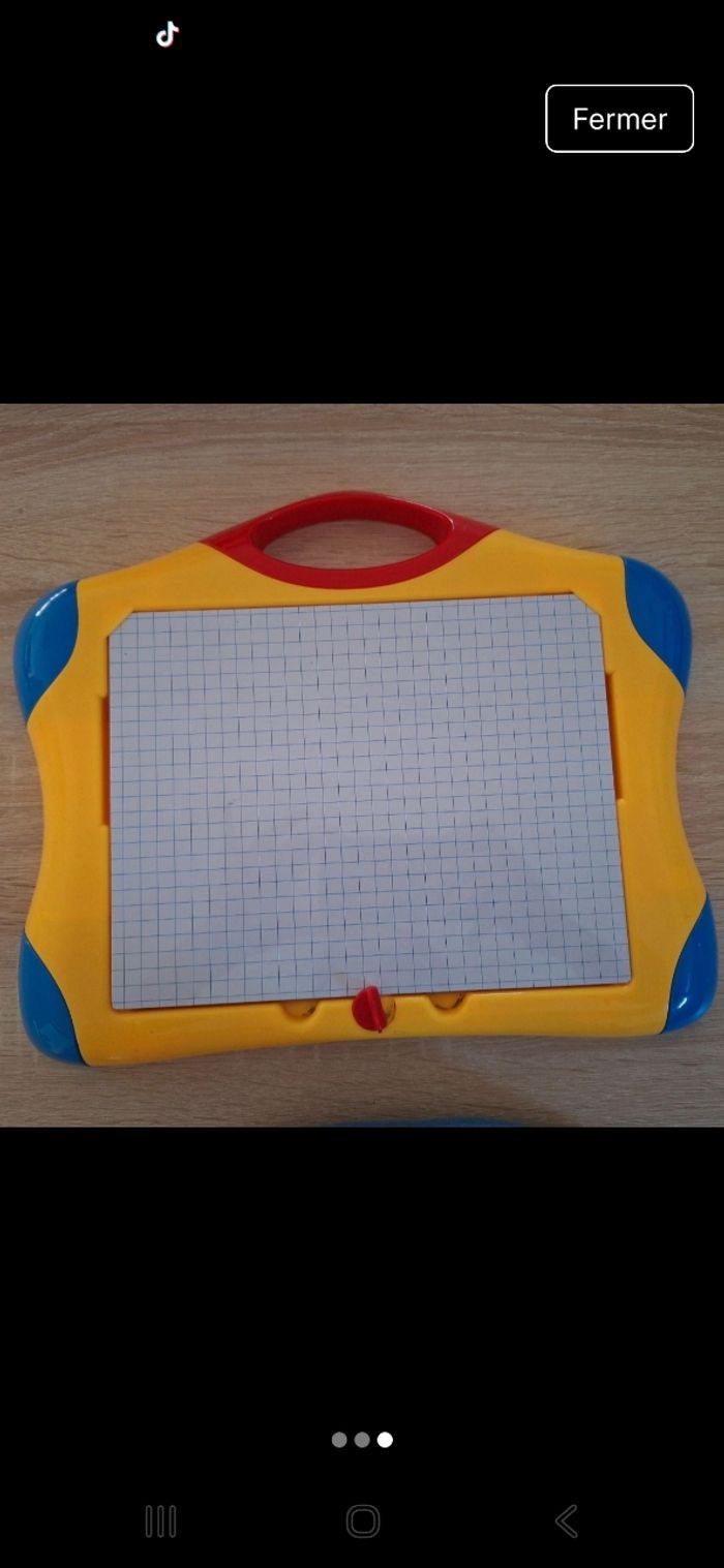 Tableau avec lettres aimantées - photo numéro 3