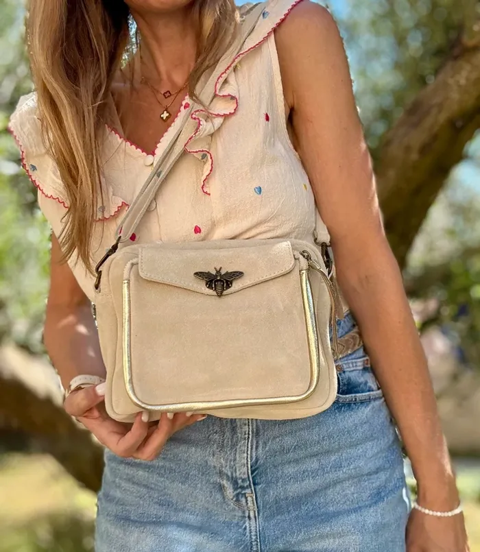 Sac bandoulière cuir beige clair avec fermoir abeille - photo numéro 7
