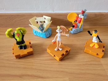 Figurine jouet mcdonald's looney tunes space jam 1995 / 96