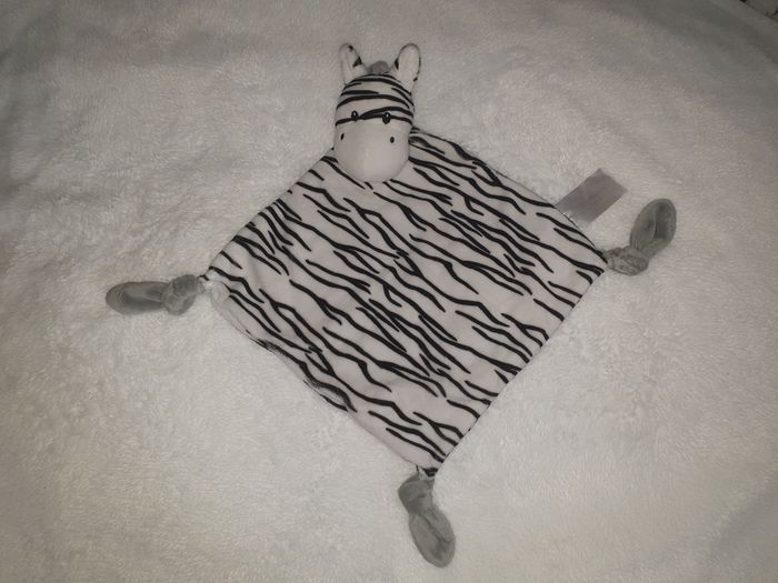 Doudou carré blanc zèbre blanc