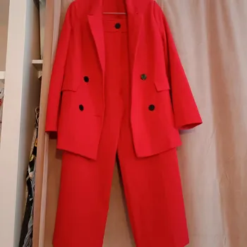 Ensemble tailleur neuf femme rouge