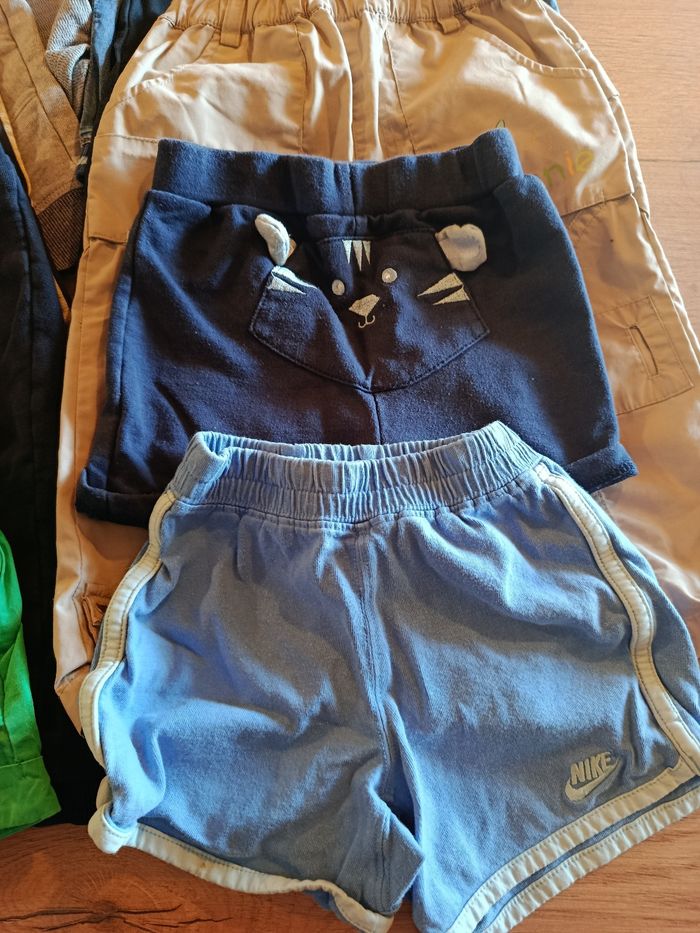 Lot pantalons et shorts 18 mois - photo numéro 5