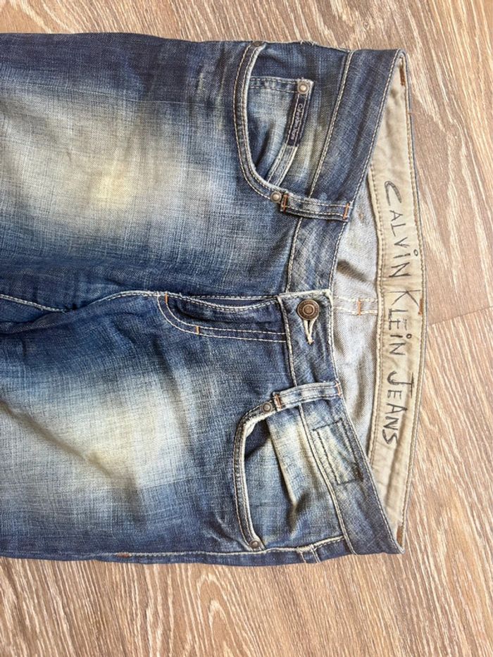 Jean Calvin Klein jeans - coupé évasée - taille 38/M - en très bon état - photo numéro 5
