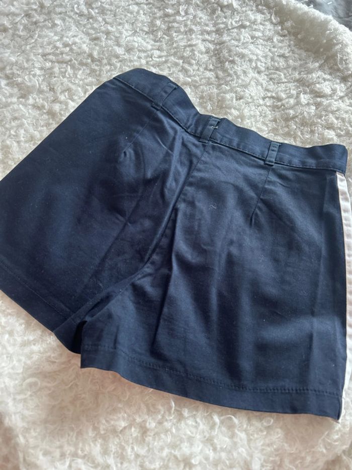 Short marine avec bande blanche Jennyfer 34 - photo numéro 3