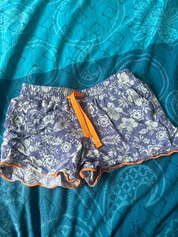 Short fleuri